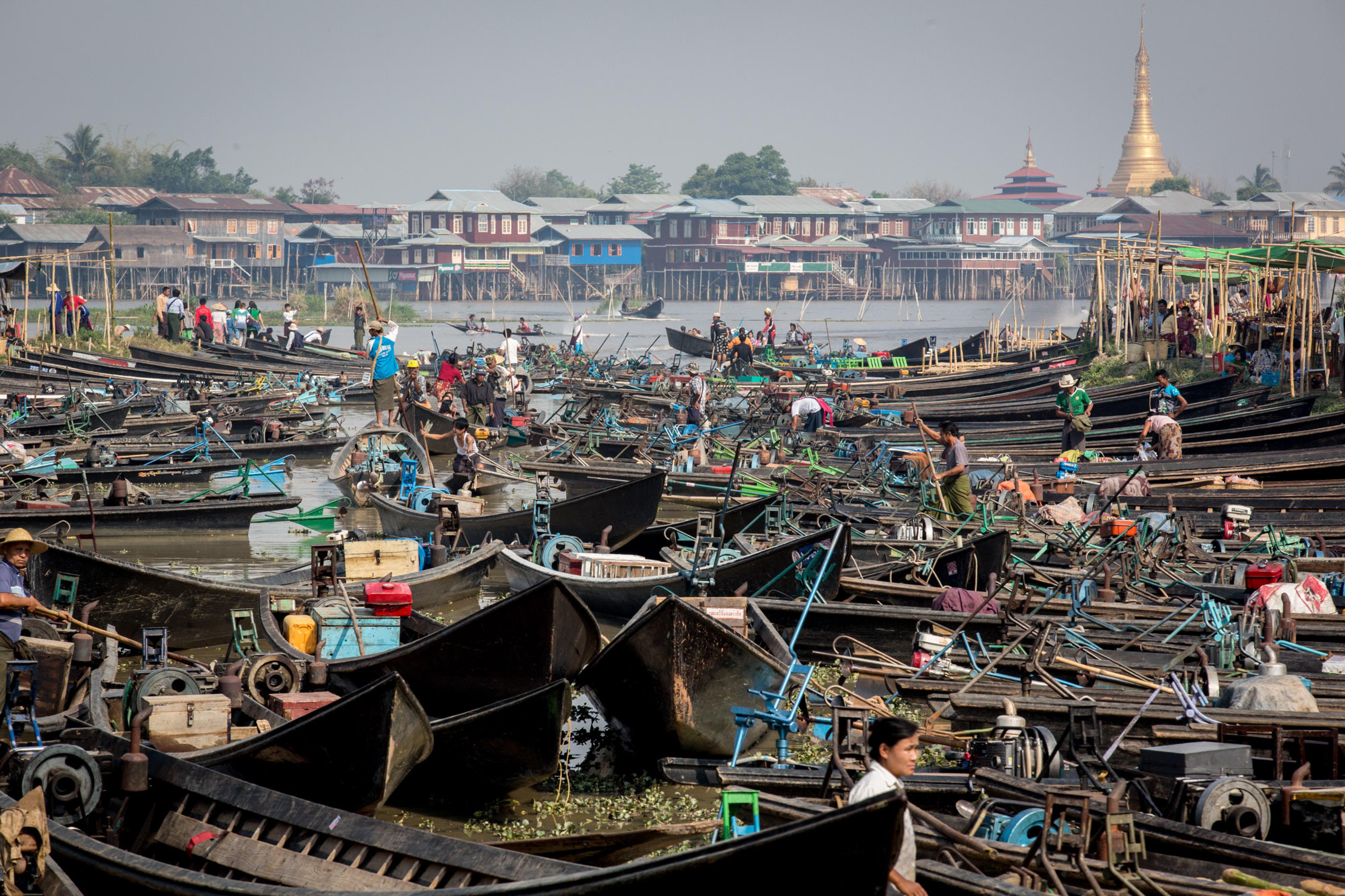 https://www.anywhere.com/img-a/attraction/5-day-market-traditional-market-myanmar/5DayMarket-WebRes-15-of-17-jpg