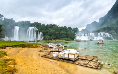 Ban Gioc waterfall Vietnam