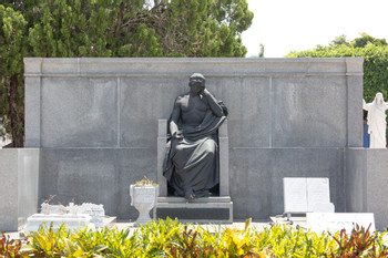 Cristobal Colon Cemetery photo 3