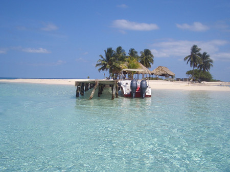 Goff's Caye photo 3
