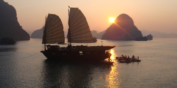 Halong Bay photo 2