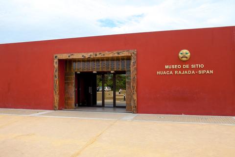 Huaca Rajada -Tumba El Señor de Sipán Peru