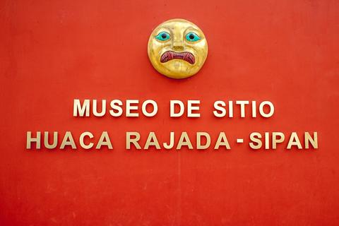Huaca Rajada -Tumba El Señor de Sipán Peru