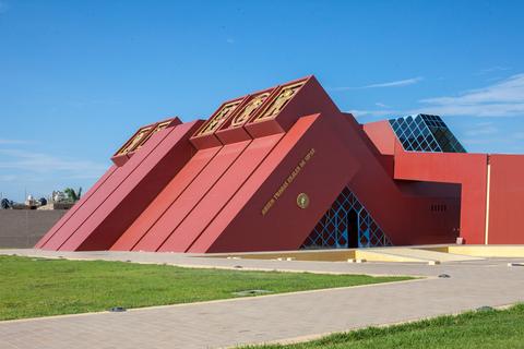 Huaca Rajada -Tumba El Señor de Sipán Peru