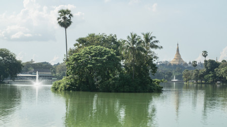 Kandawgyi Lake photo 3