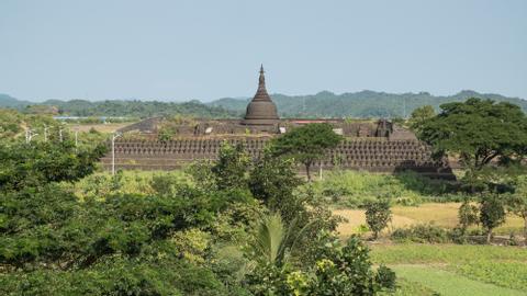 Koe-Thaung Temple Myanmar