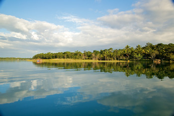 Lake Petén Itzá photo 2