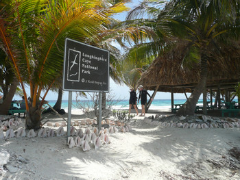 Laughing Bird Caye National Park photo 3