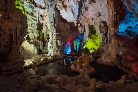 Thien Cung cave Vietnam