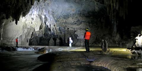 Tu Lan Cave Vietnam