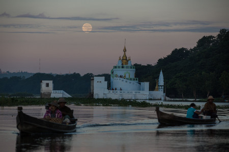 U Bein Bridge photo 3