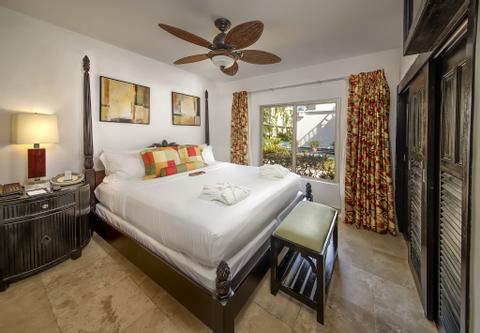 Las Terrazas Resort & Residences Belize