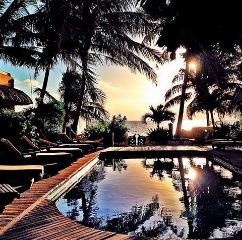 Seaside Cabanas Hotel Belize