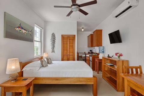 Weezie’s Caye Caulker Belize