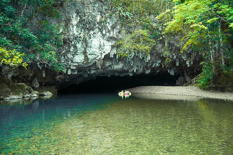 Amazing Cave Tubing and Belize Zoo photo