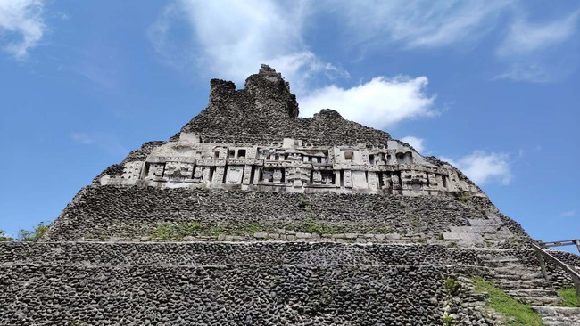 Archeological Day visiting Xunantunich and Cahal Pech photo