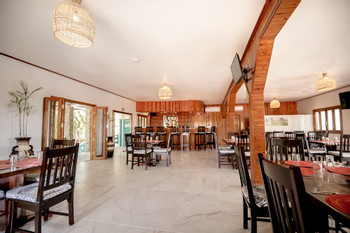 Falling Leaves Lodge photo 2