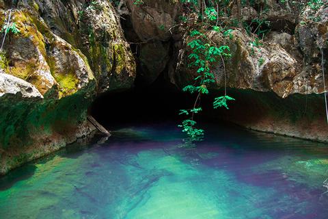 Xunantunich and Cave Tubing Belize