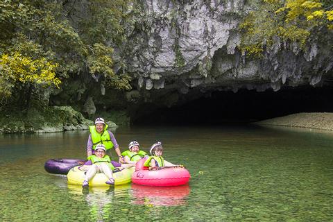 Xunantunich and Cave Tubing