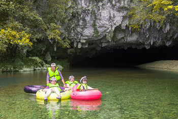 Xunantunich and Cave Tubing Expedition photo 3
