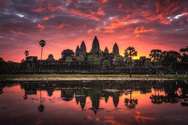 Sunrise at Angkor Wat & Airport Transfer photo