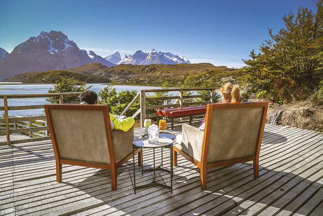 Lago Grey Hotel Photo