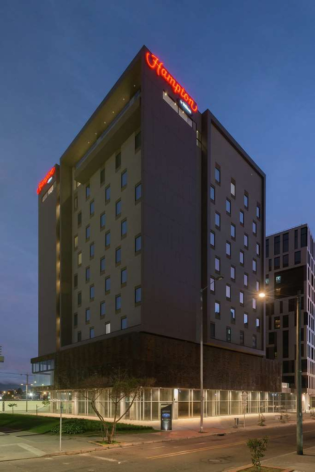 Hampton Inn by Hilton Bogota Airport Photo