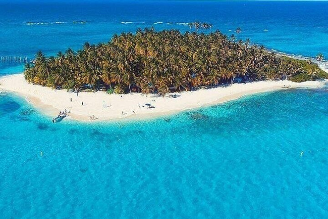 Johnny Cay Acuario Haynes Cay Photo