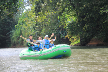 2 in 1 Safari Float and Sloth Territory photo 5