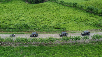 Side by Side Outback photo 4