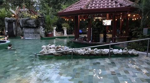 2-in-1 Volcano Hike & Paradise Hot Springs Costa Rica