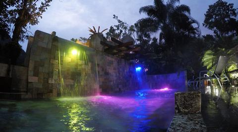 2-in-1 Volcano Hike & Paradise Hot Springs Costa Rica