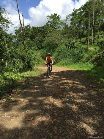 La Guaria Half Day Loop Biking Tour photo 5