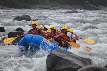 Whitewater Rafting Class III - IV at Sarapiqui River photo 4