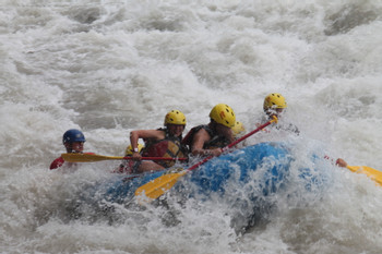 Whitewater Rafting Class III - IV at Sarapiqui River photo 3