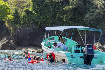 Cano Island Snorkeling Tour photo 2