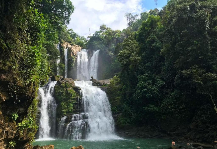 Nauyaca Waterfall & Salto del Diamante Hike photo