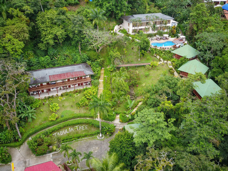 Tabulia Tree Hotel