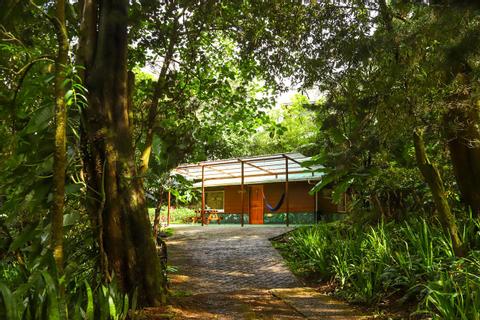 Cabañas y Jardines Los Pinos Costa Rica