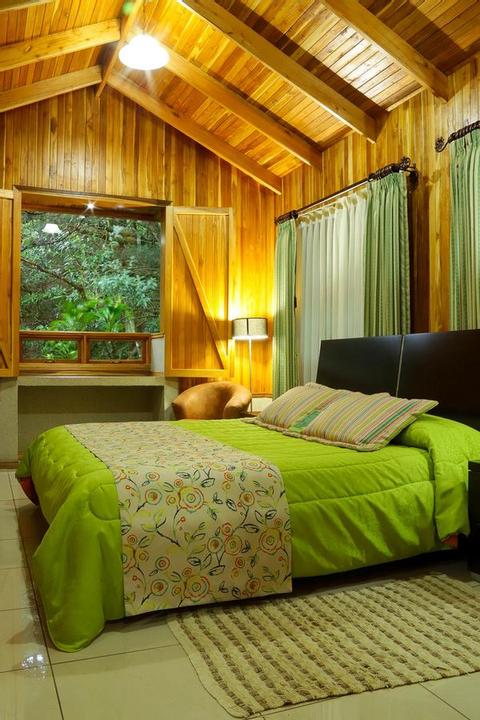 Cabañas y Jardines Los Pinos Costa Rica