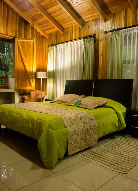 Cabañas y Jardines Los Pinos Costa Rica