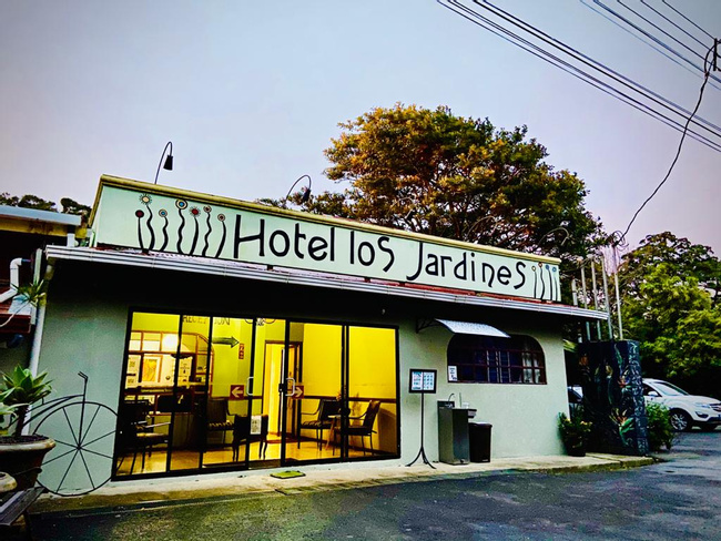 Hotel Los Jardines Photo