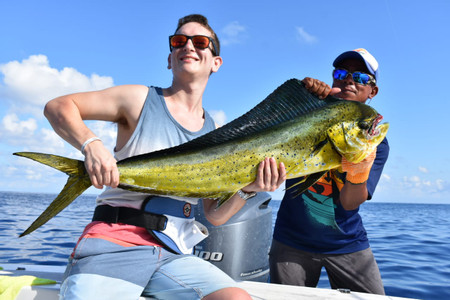 Papagayo Sportfishing Tour Fish Hooks Boat (40") - Full Day - Max 8 Pax photo 3