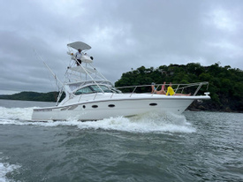 Papagayo Sportfishing Tour Fish Hooks Boat (40") - Full Day - Max 8 Pax