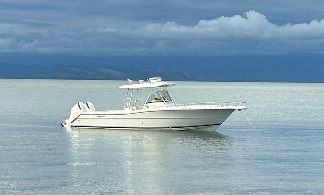 Papagayo Sportfishing Tour Game On Boat (32") - Full Day Photo