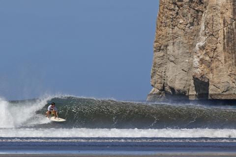 Viaje de Surf a Roca Bruja