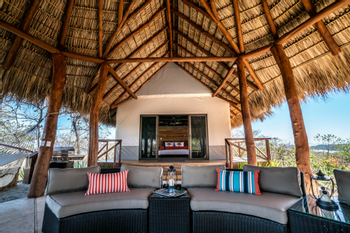 Isla Chiquita Glamping photo 2
