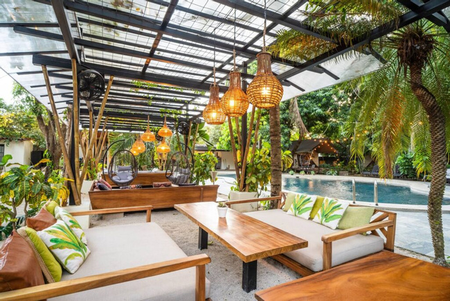 Curiol Lounge and Hotel Photo