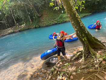 Tubing Rio Celeste photo 4