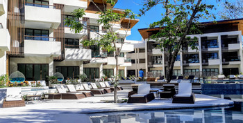Hotel Azura